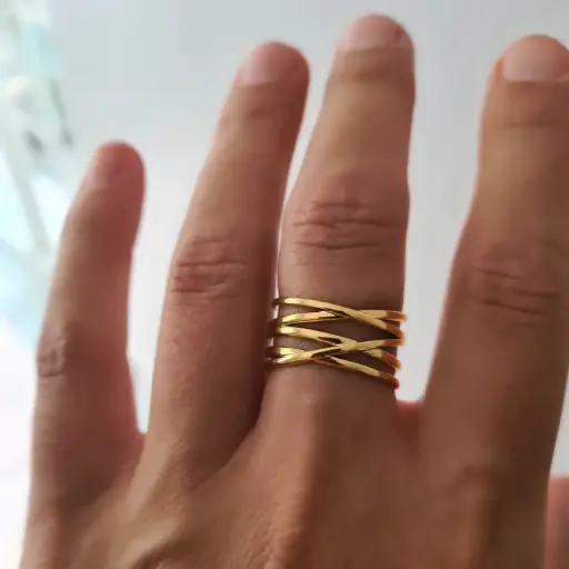 Criss-Cross Ring